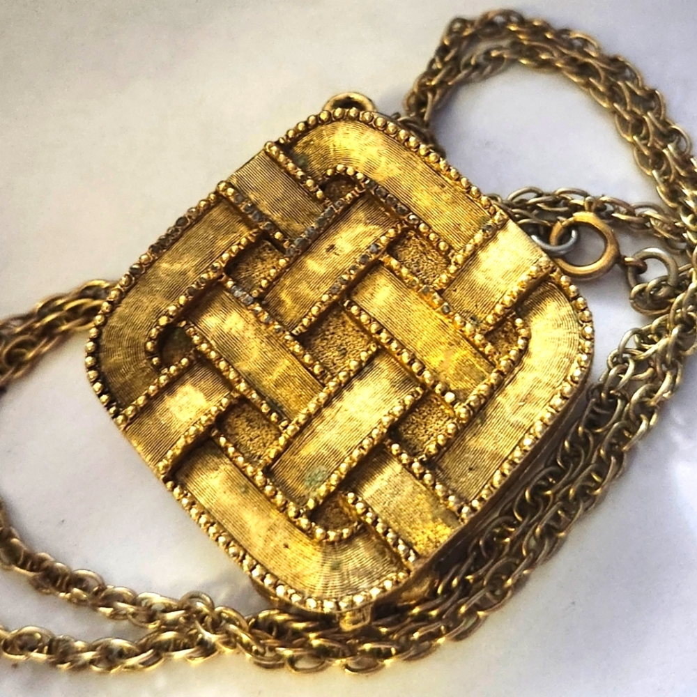 Vtg 1970s Aviance Prince Matchabelli Perfume Solid Pendant Necklace